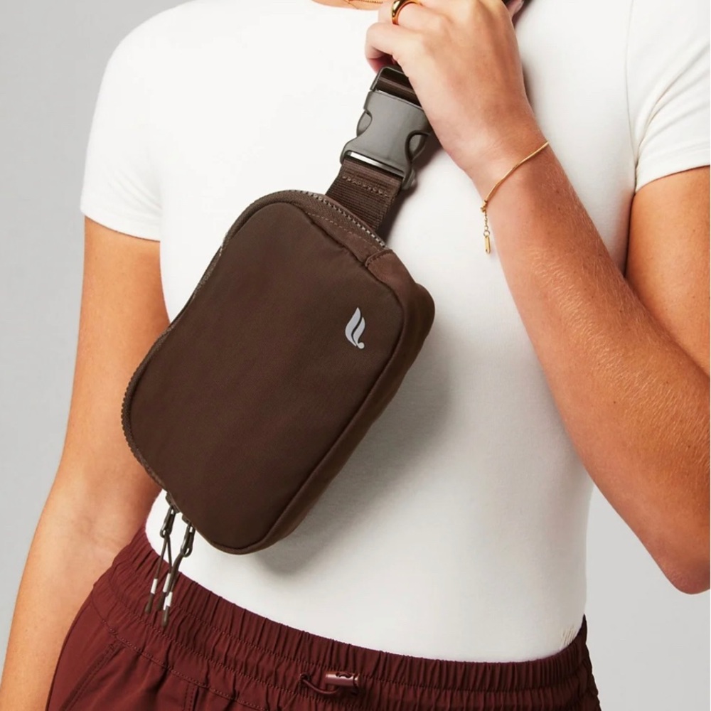 Fabletics Belt Bag in Cacao